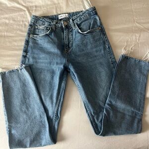 🎉SOLD🎉Zara Jeans Size 2
